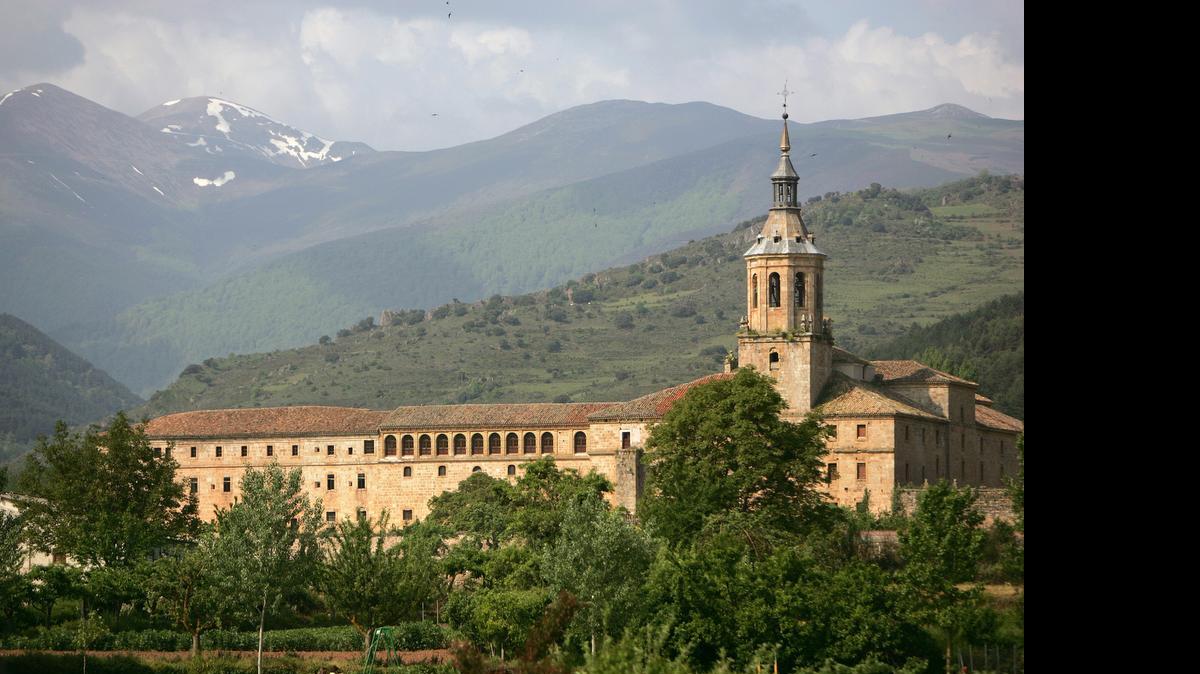 
The Spanish region of La Rioja is known for its wines and its history. Yuso Monastery, a UNESCO World Heritage site, dominates the Cardenas River Valley.
