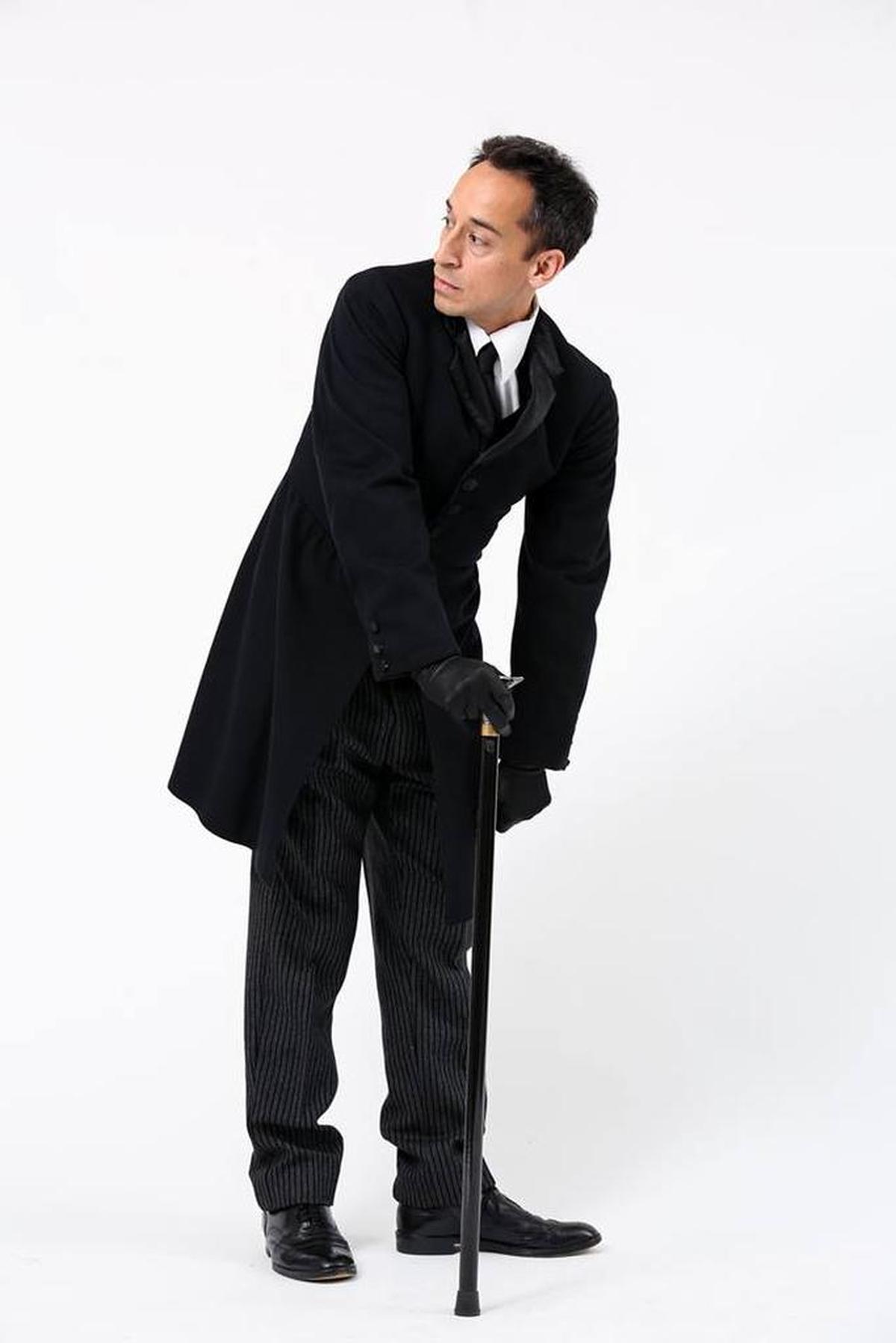 Blake Hackler in “Richard III”