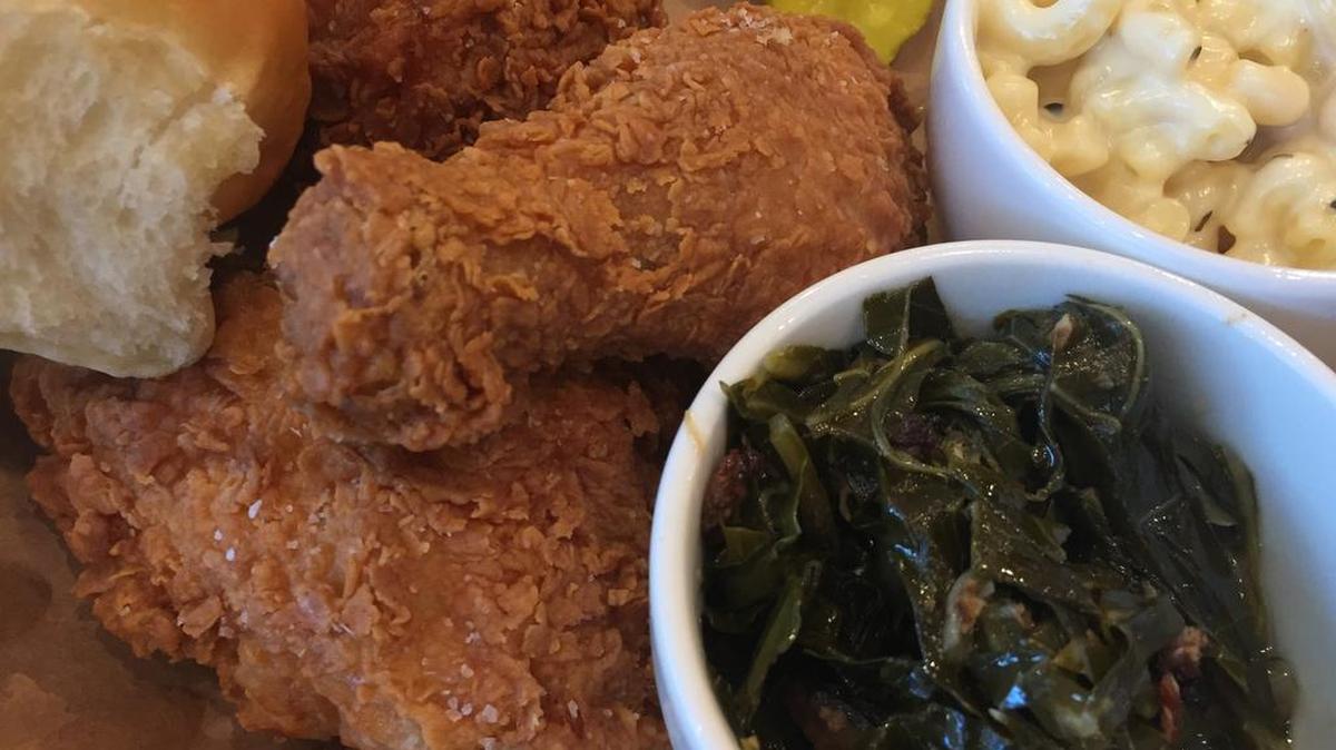 Fried chicken is the star, supported by yeast rolls, greens and mac-and-cheese at J.T. Youngblood’s, a Texas icon reborn in Austin.