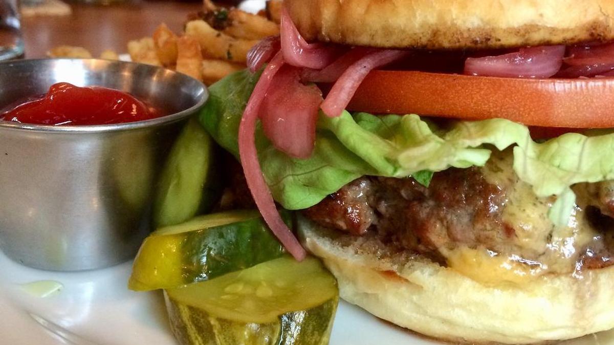 Clay Pigeon’s burger.