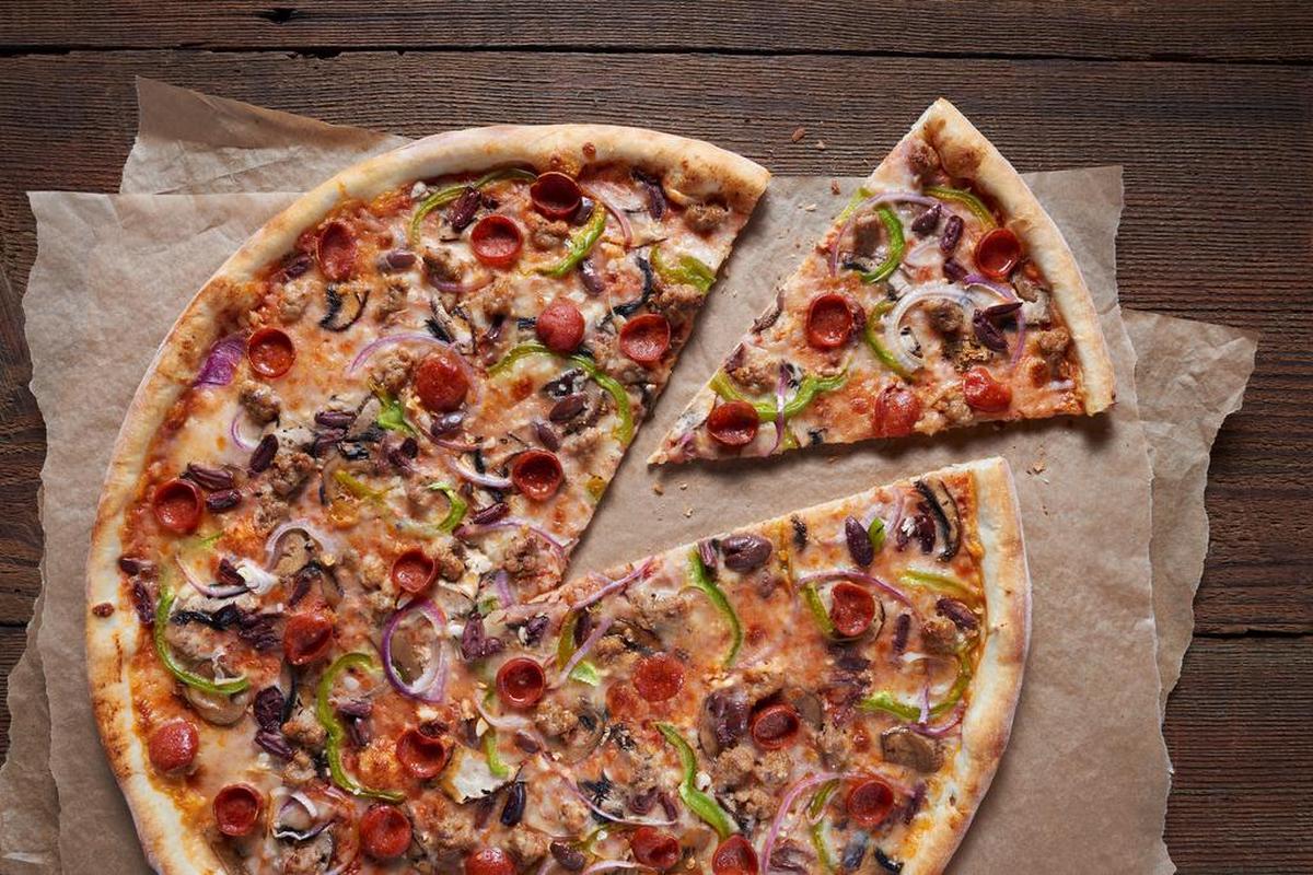 Pizza reigns “supreme” at Flippin’ Pizza.