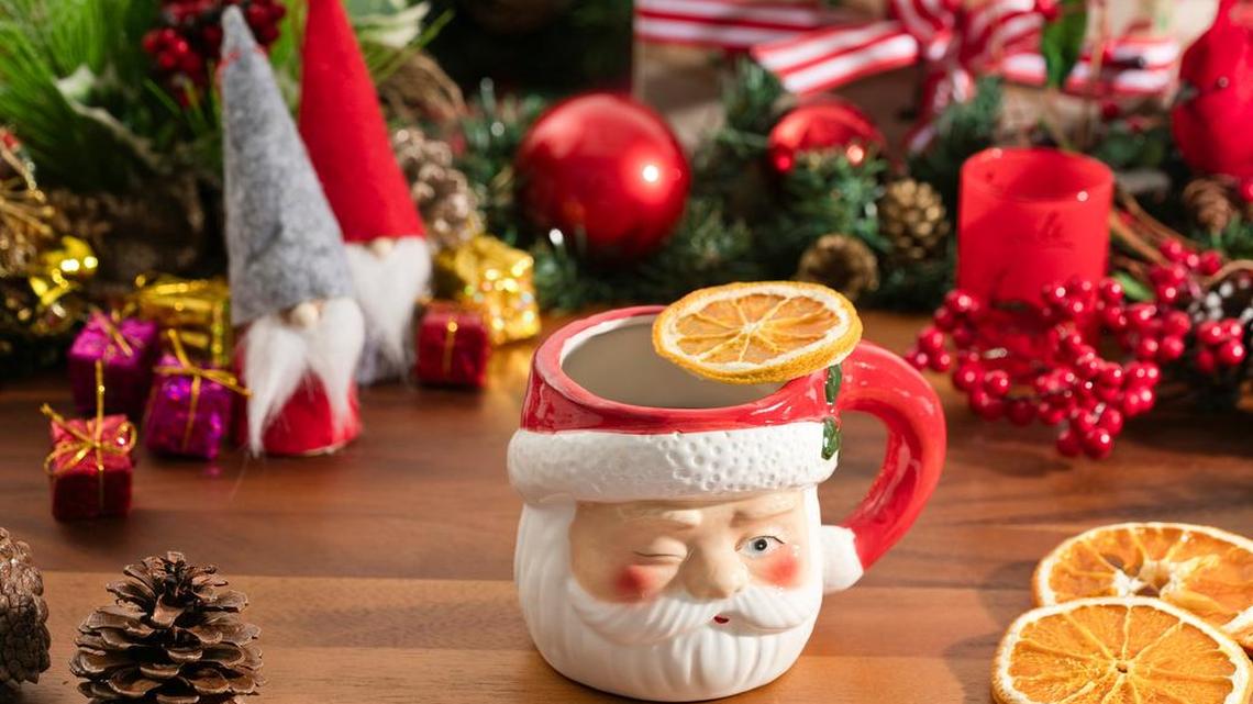 “Bad Santa” (mulled red wine, tawny port, orange liqueur, spices, golden raisins; served hot), part of the “Miracle” holiday-themed cocktail menu. Magnolia Avenue cocktail bar Proper is one of two Texas bars participating in the global pop-up bar.