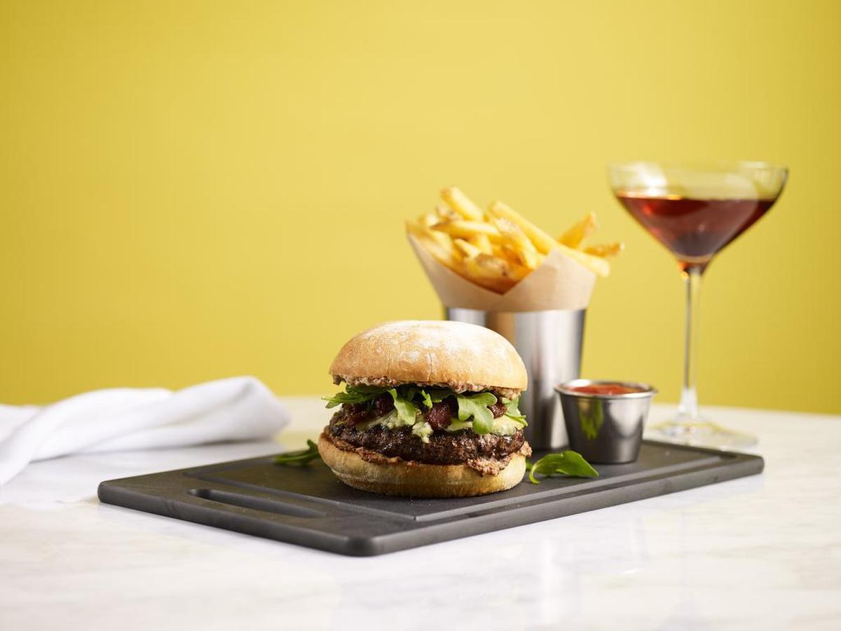 Del Frisco’s Grille’s new Quinn Filet Burger (named for the restaurant’s regional executive chef Shawn Quinn) made with house-ground filet mignon