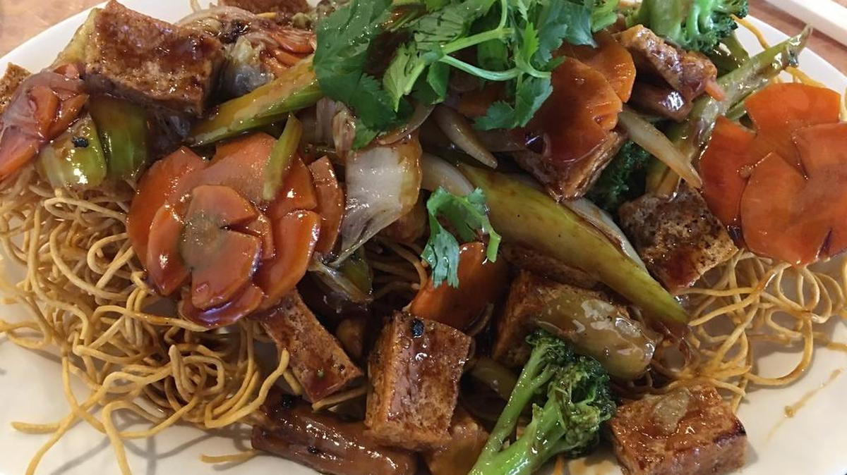 Fried egg noodles with tofu at Khan’s Vietnamese Restaurant.