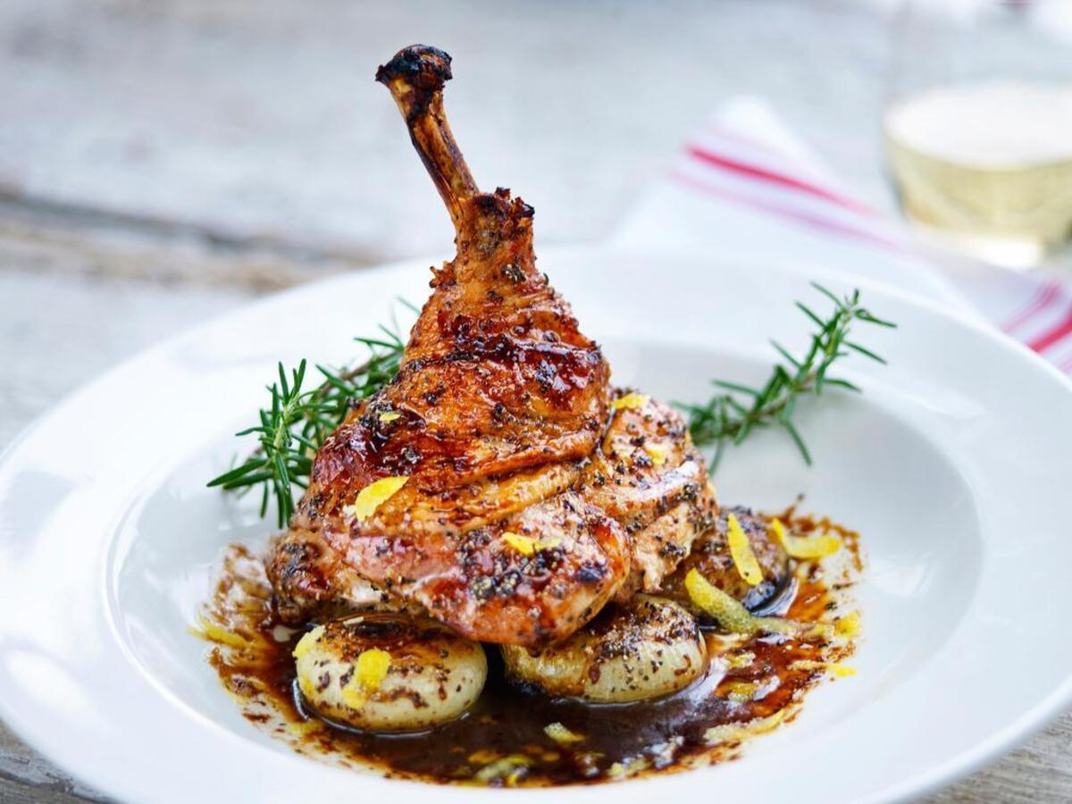 B&B Butchers only has one chicken dish — but the bone-in chicken shank in natural juices with grilled lemon and cipollini onions is definitely worth checking out.