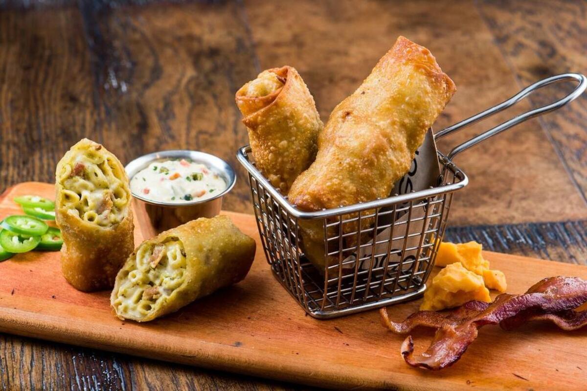 Bacon Mac ‘N Cheese Spring Rolls at Topgolf