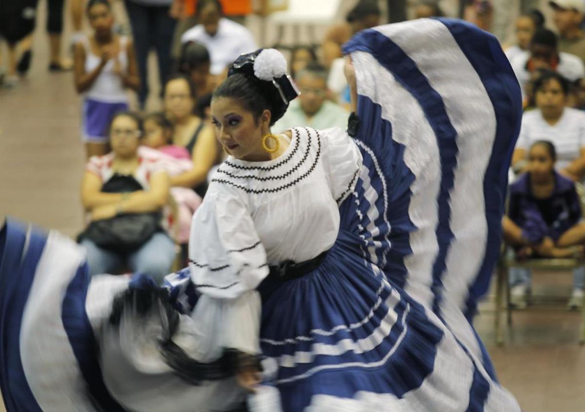 Fort Worth dance troupes will perform Saturday.
