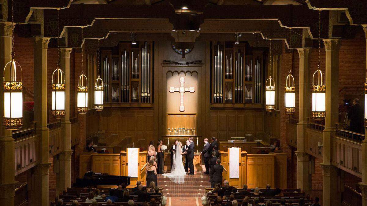 The TCU grads exchanged rings at one of Fort Worth’s most iconic sanctuaries – the
majestic University Christian Church adjacent to the couple’s alma mater.