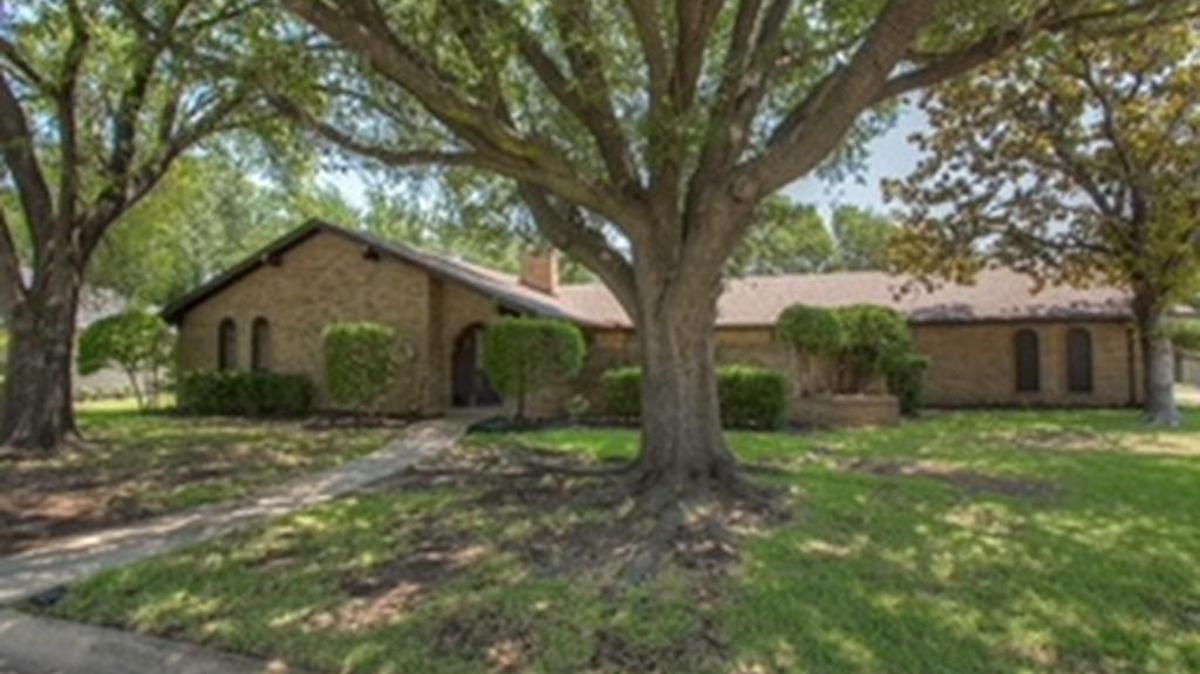 The home at 6904 Miramar Cirle is open Sunday, July 8 from 2 to 4 p.m.