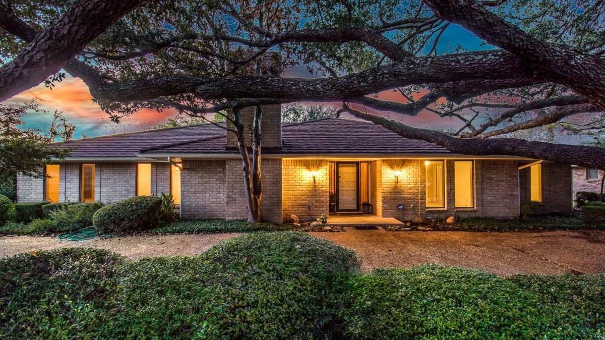 The home at 4212 Ridglea Country Club Drive is open Sunday, January 14 from 2 to 4 p.m.