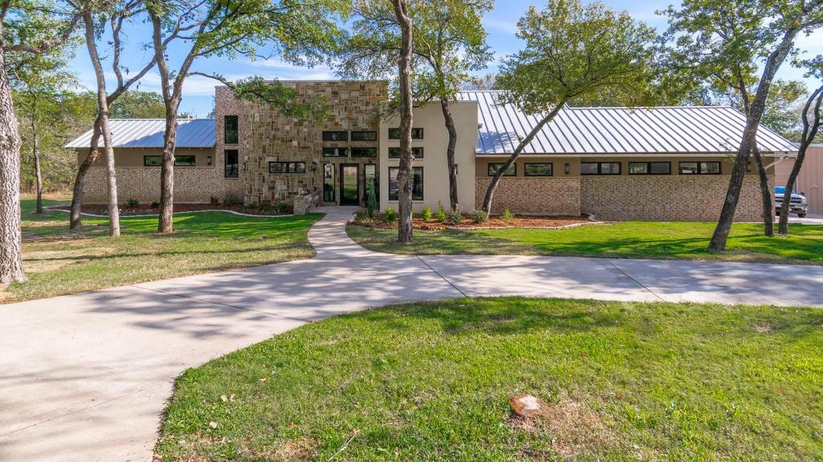 The home at 2215 Los Robles Street is close to many attractions of Grapevine.