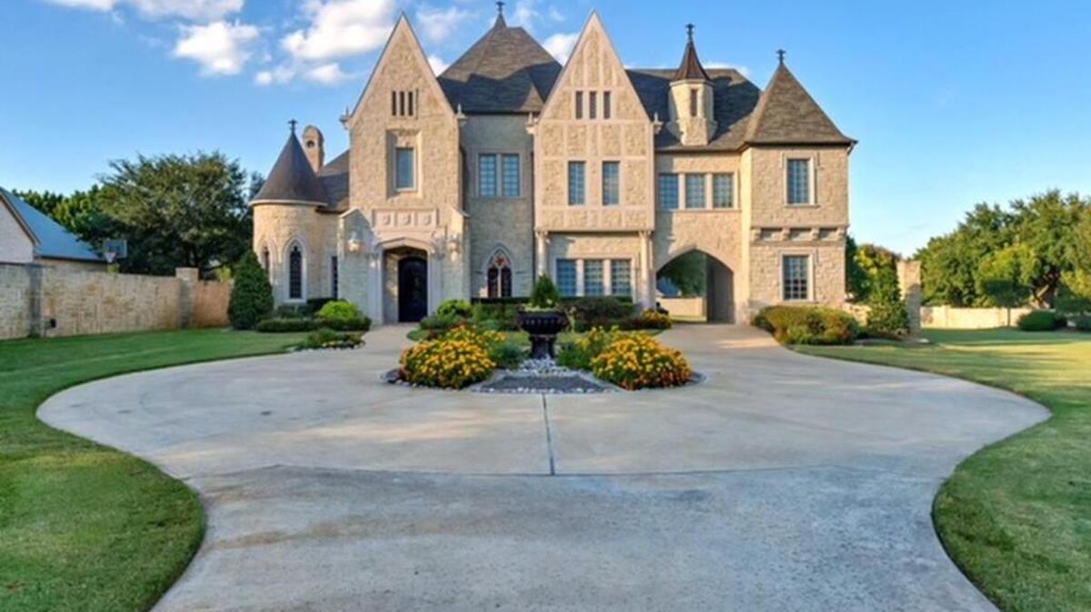The home at 2404 Glade Road and adjoining home at 2406 Glade Road are priced $3,250,000.