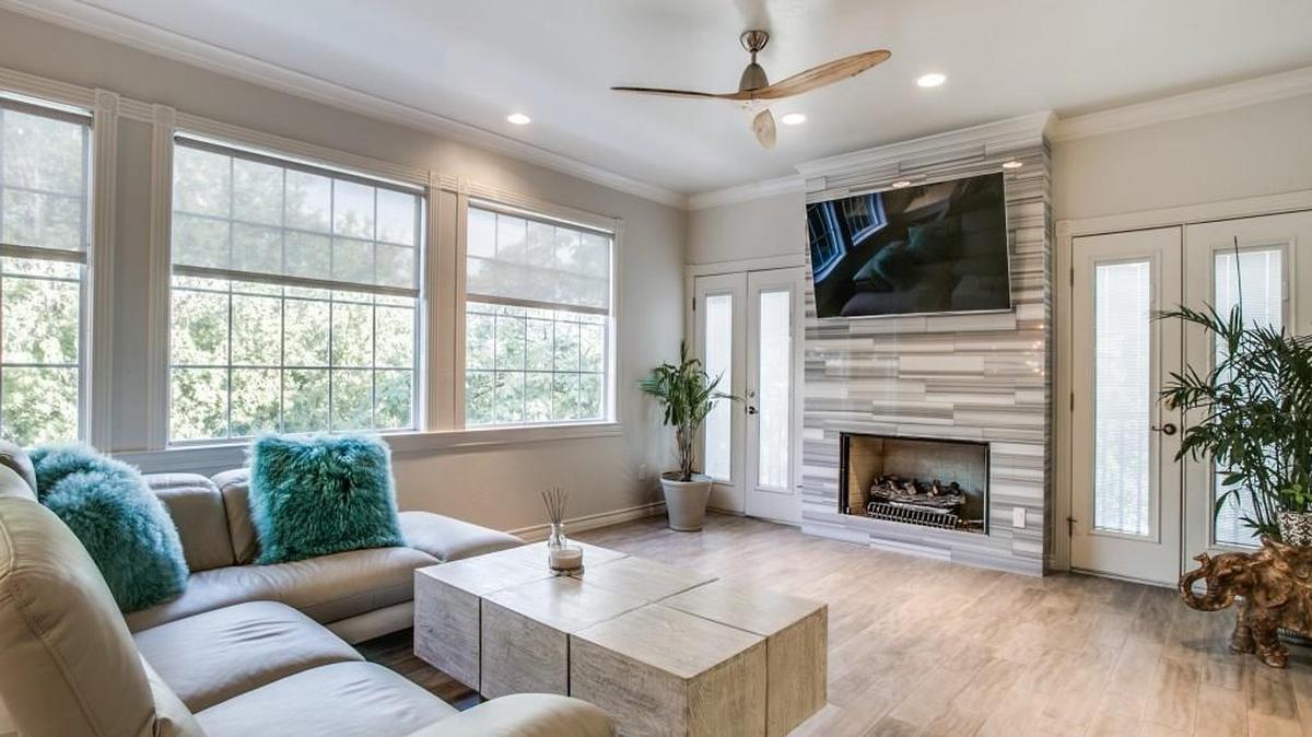 The home at 3409 W. 6th Street is open Sunday, December 10 from 1 to 3 p.m.