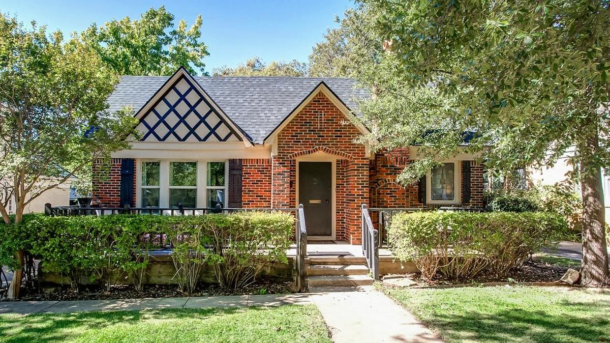The home at 2220 Ashland Avenue is priced $364,900.