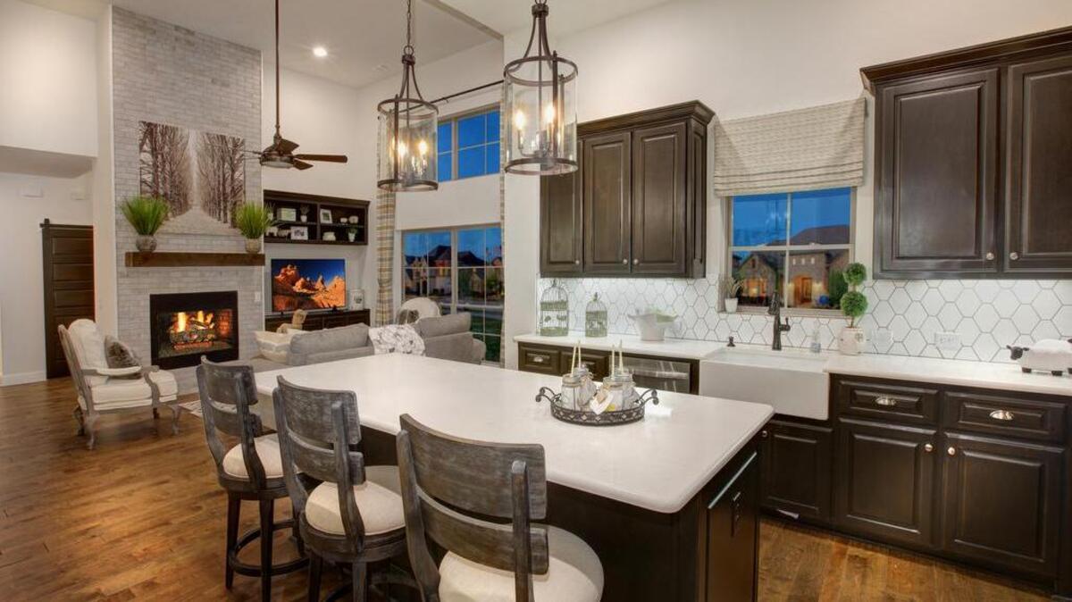 ‘Smart size’ to a Grenadier Homes townhome in three DFW communities with energy efficient details and a low-maintenance lifestyle.