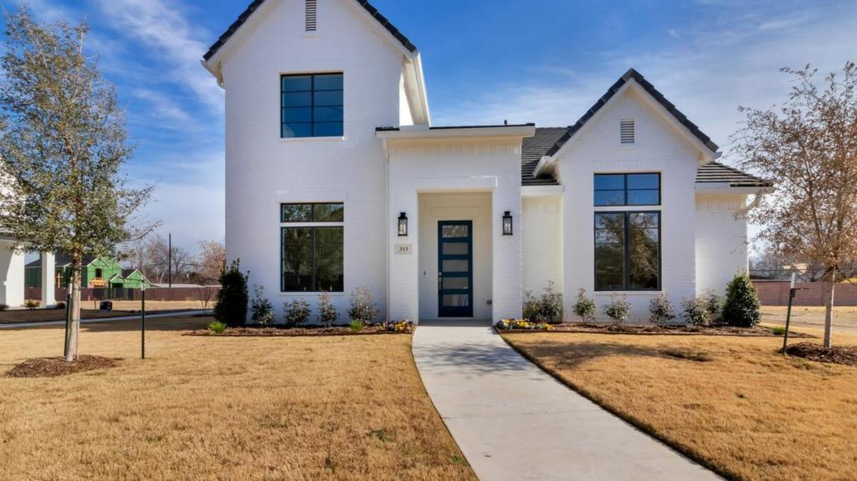 Village Homes’ Magnolia West showroom at 313 Magnolia Lane is open every Saturday and Sunday from Noon to 5 p.m.