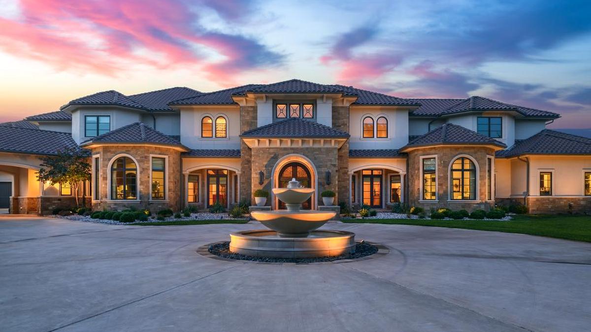 The home at 940 West Dove Road is priced $11,000,000.