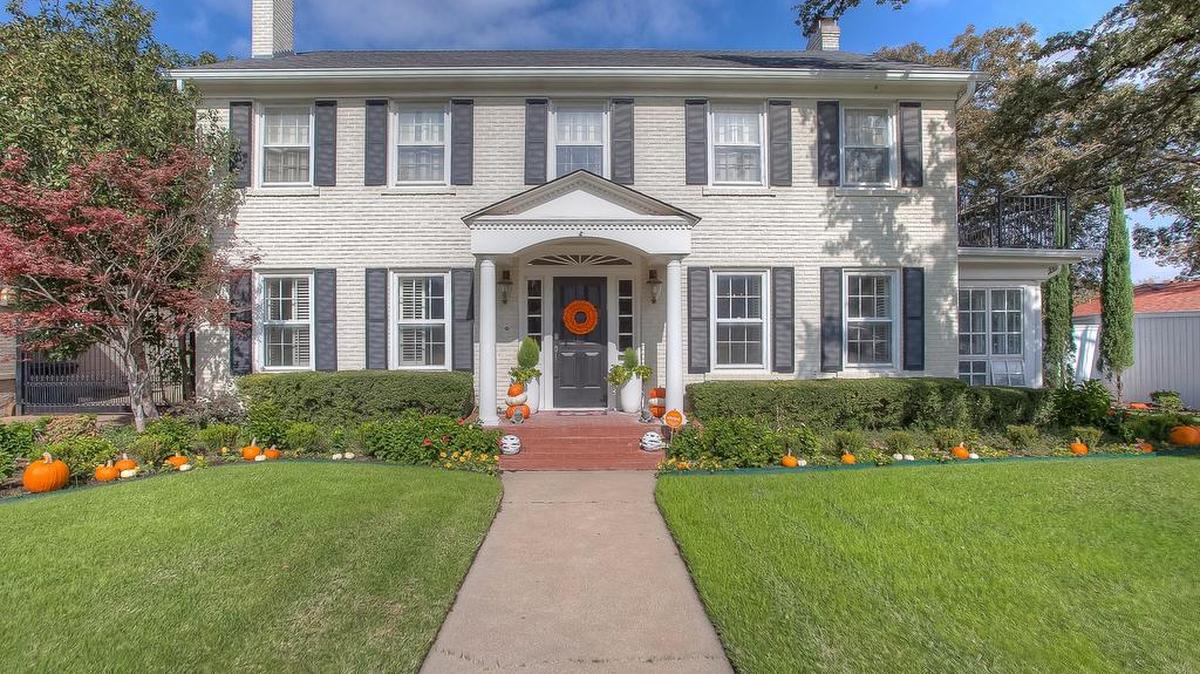 The home at 2012 Hawthorne Avenue is open Sunday, January 7 from noon to 4 p.m.