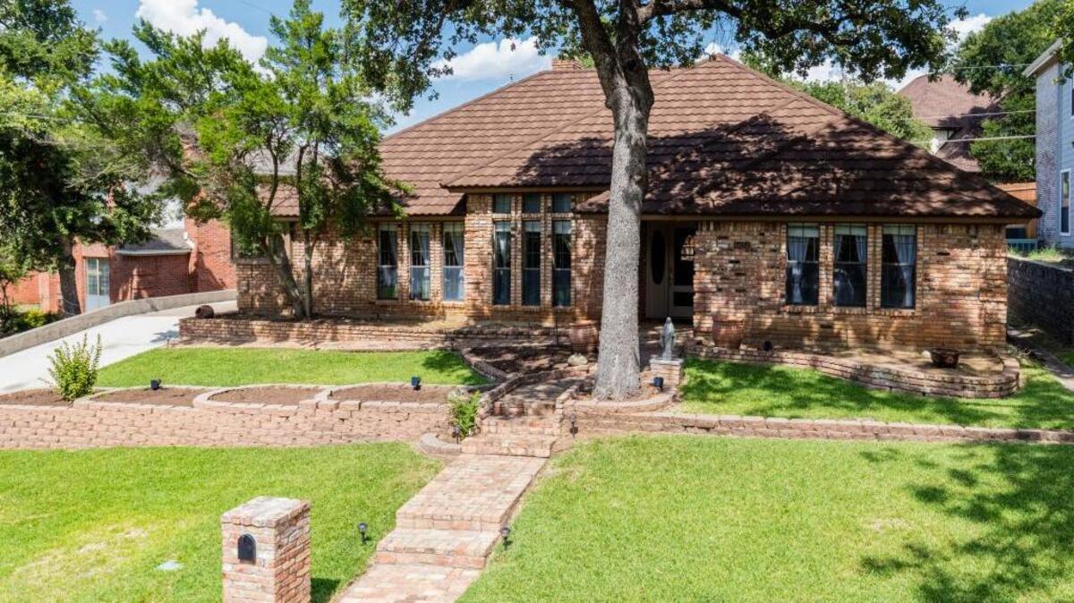 The home at 6624 Townlake Circle will be open Sunday, September 24 from 2 to 4 p.m.