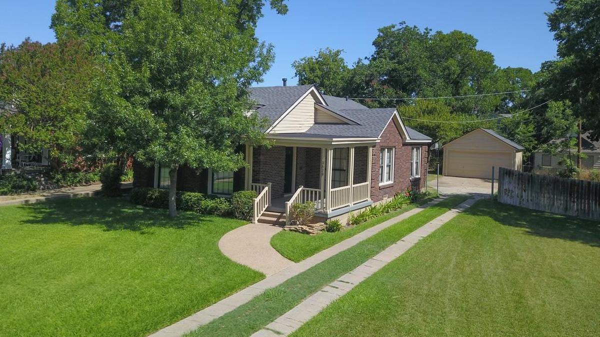 The home at 3628 Bellaire Drive North is priced $575,000.