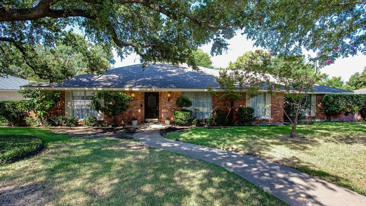 The home at 4200 Hildring Drive West is open Sunday, August 12 from 2 to 4 p.m.