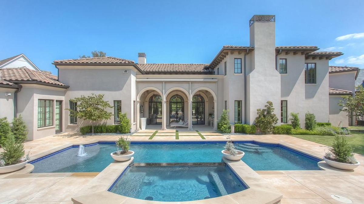 The home at 3632 Middlewood Drive is exquisitely decorated with each room making a statement.