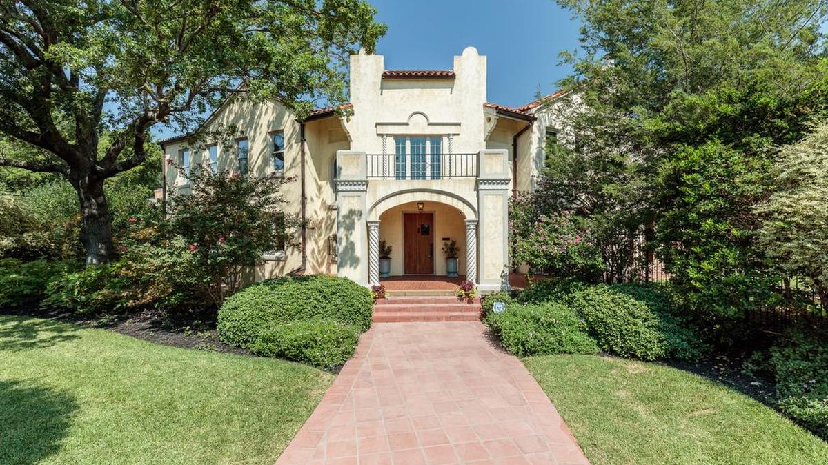 The home at 6200 Curzon Avenue was the first home built in the neighborhood now known as Ridglea.