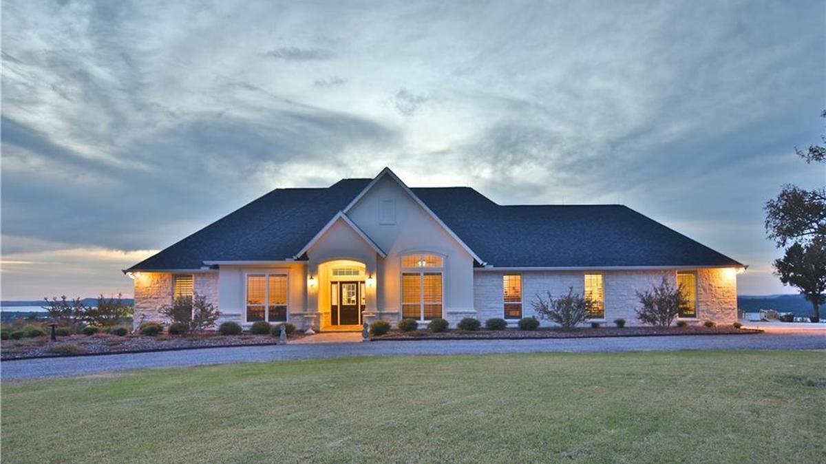 The home at 1140 Raven Circle has panoramic views of the surrounding valley.