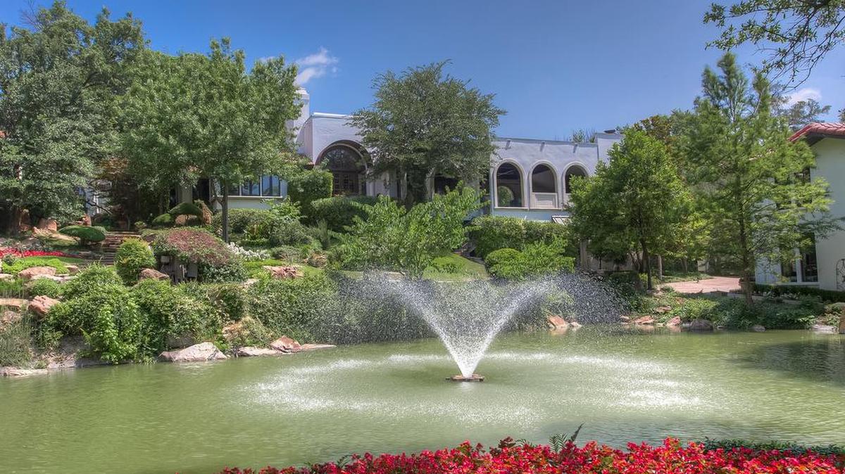 The home at 4900 Westridge Avenue #1 is open Sunday, November 4 from 4:30 to 6:30 p.m.
