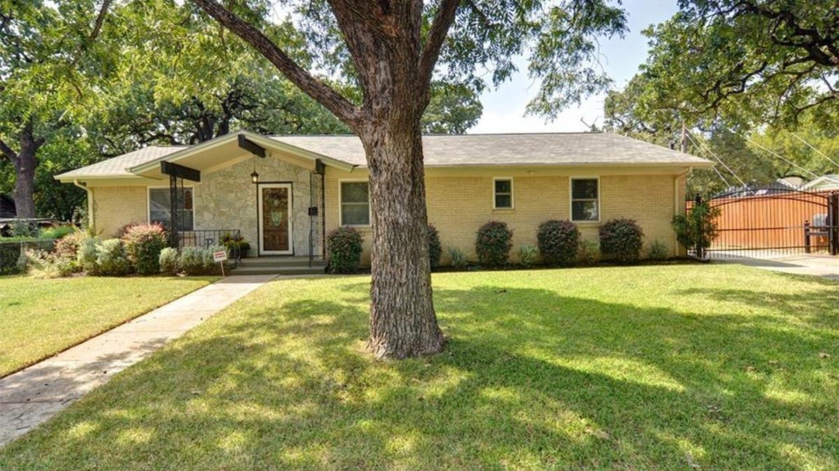 The home at 1805 Mapleleaf Street is open Sunday, September 24 from 1 to 4 p.m.