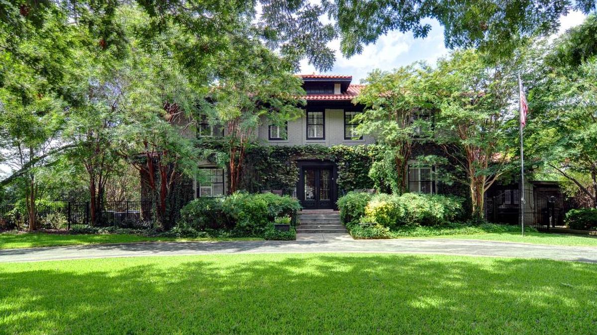 The home at 1300 Mistletoe Drive is open Sunday, October 22 from 1 to 4 p.m.