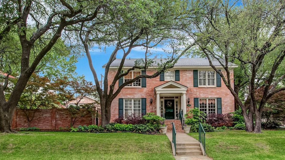 The home at 1200 Thomas Place is priced $1,495,000.