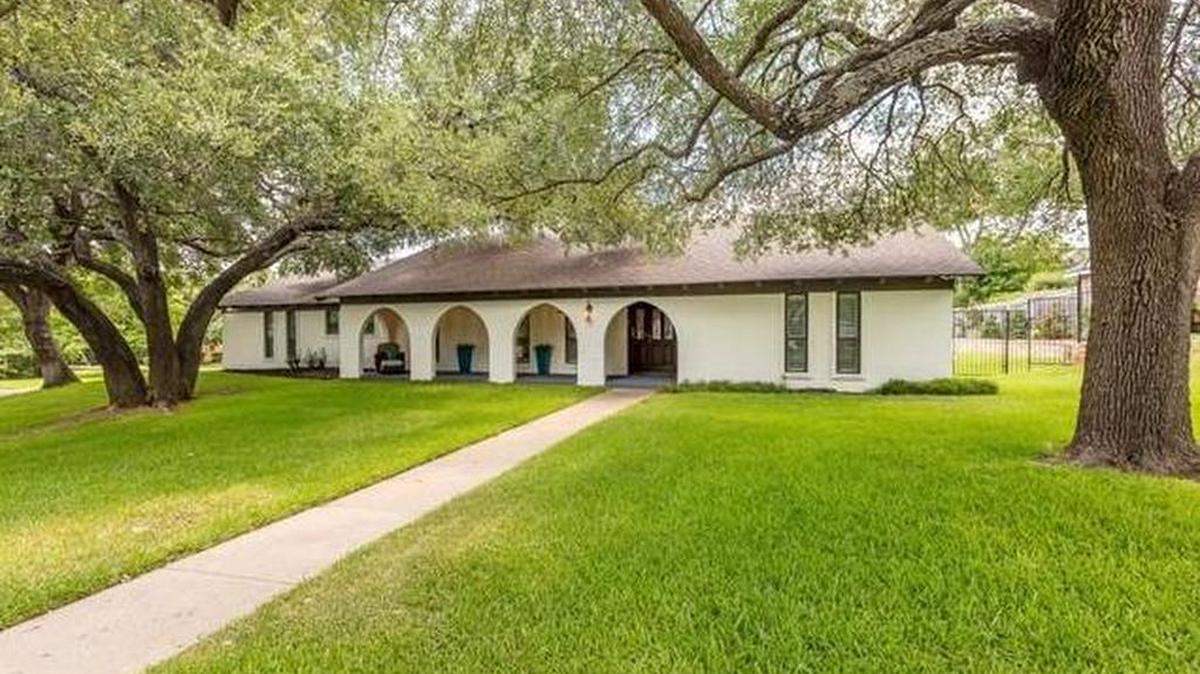 The home at 4620 Cloudview Road is open Sunday, August 12 from 2 to 4 p.m.