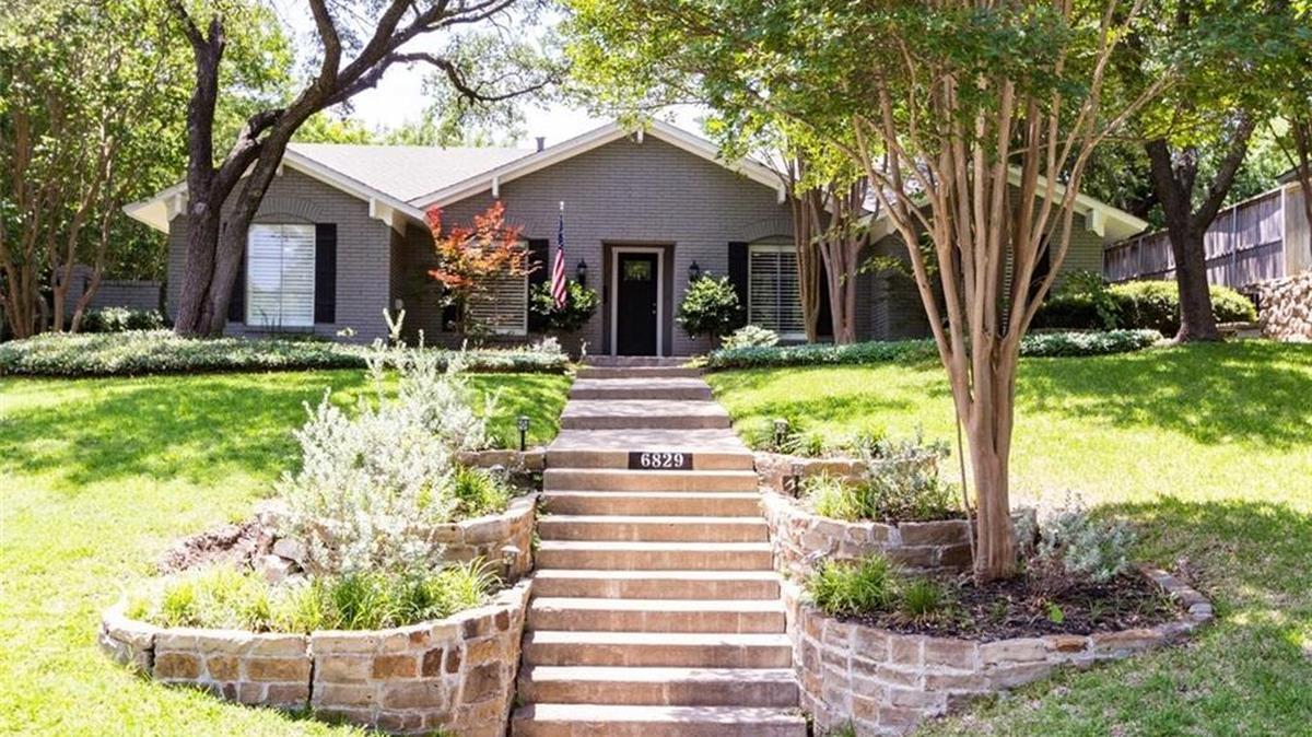 The home at 6829 Woodstock Road is open Sunday, October 29 from 2 to 4 p.m.