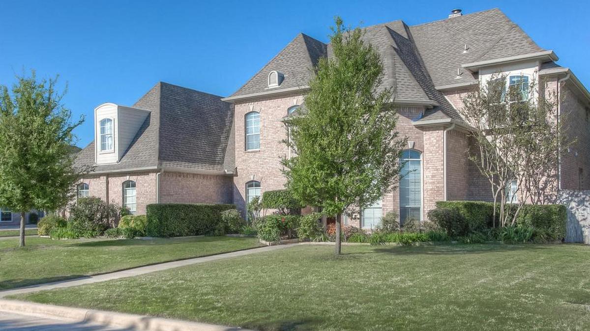 The home at 124 Bluff View is open Sunday, January 13 from 2 to 4 p.m.