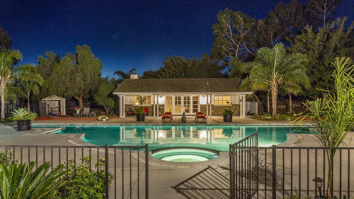 The equestrian ranch at 3402 Calle Margarita, in Encinitas, California is priced $2,875.000.