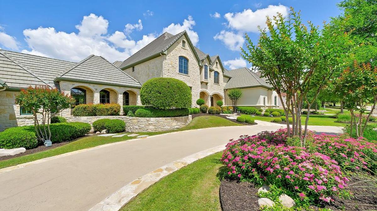 The home at 6829 Lahontan Drive was listed and sold by Amy Hooper Trott of Briggs Freeman Sotheby’s International Realty.