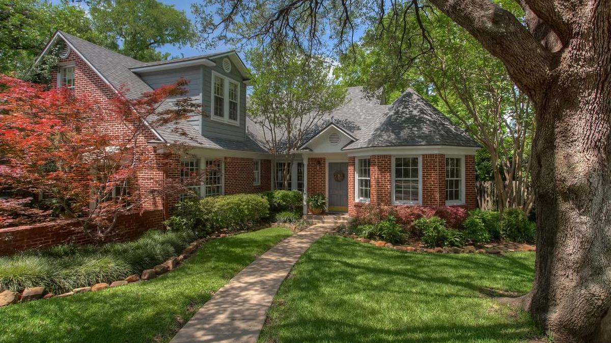 The home at 3909 Westcliff Road South is priced $769,500.