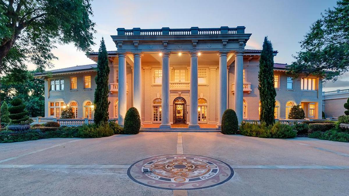 The Baldridge House, designed in the early 1900s, became a Texas Landmark in 1978.