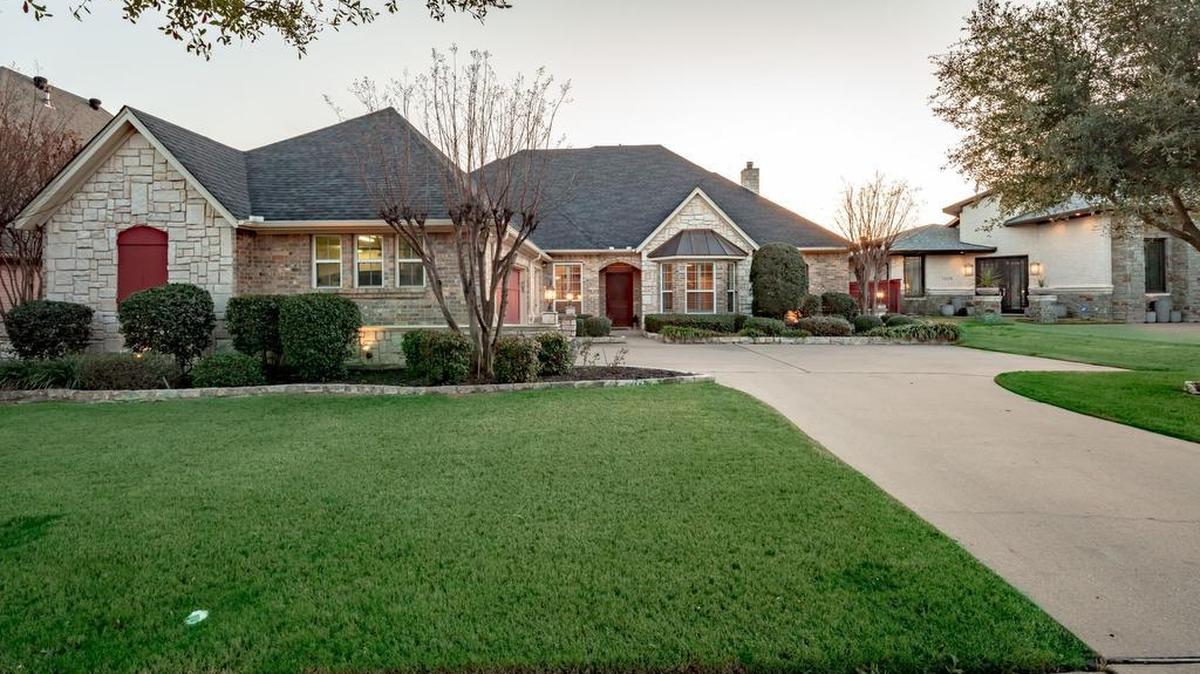 The home at 1927 Manor Way is priced $489,000.