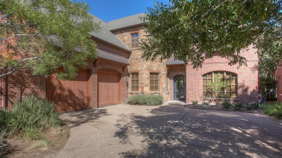The home at 2917 River Pine Lane features plenty of windows that provide lots of natural light.