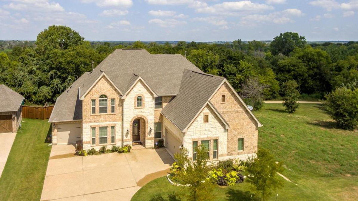 The home at 2833 Macquarie Street offers a quiet location with privacy on two sides.