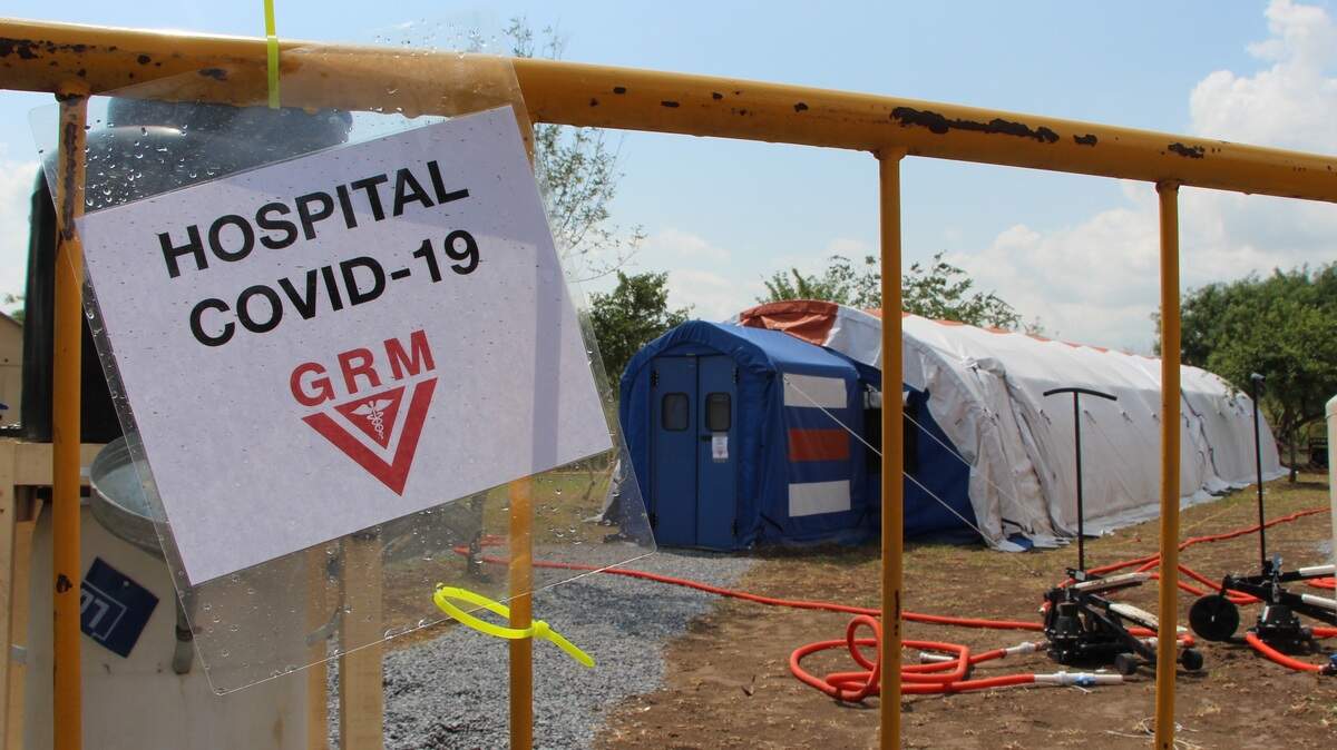 Un hospital móvil en la ciudad fronteriza de Matamoros, México, fue habilitado para atender a inmigrantes que muestran síntomas de coronavirus.