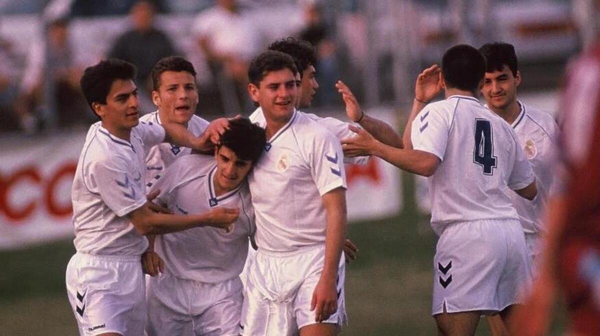 Uno de los directivos que viajaron con el equipo de Real Oviedo es Roberto Suárez, quien fue capitán del equipo juvenil del Real Madrid (foto) que ganó la Copa Dallas en 1993-94.