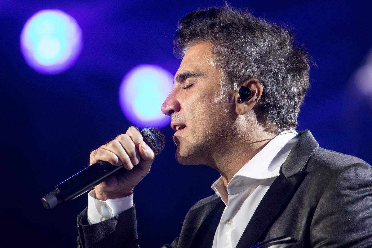 Alejandro Fernández está realizando su gira “Rompiendo Fronteras World Tour 2018”.