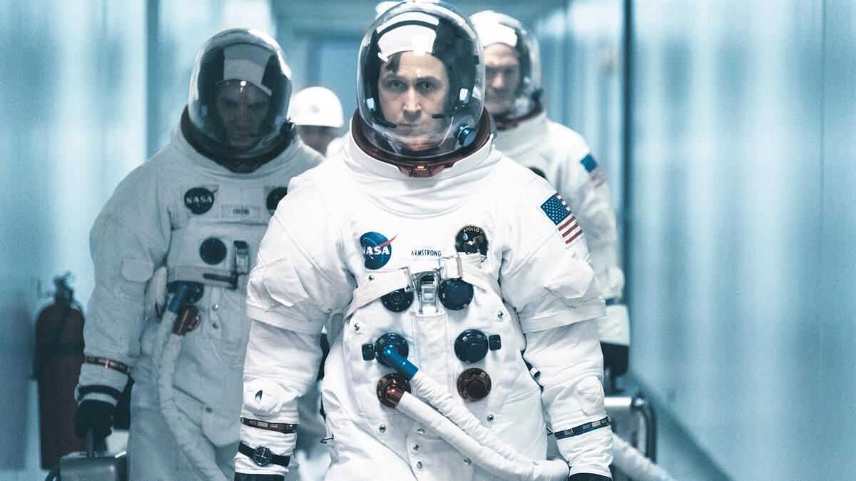 El actor Ryan Gosling interpreta al astronauta Neil Armstrong en la cinta “First Man.”