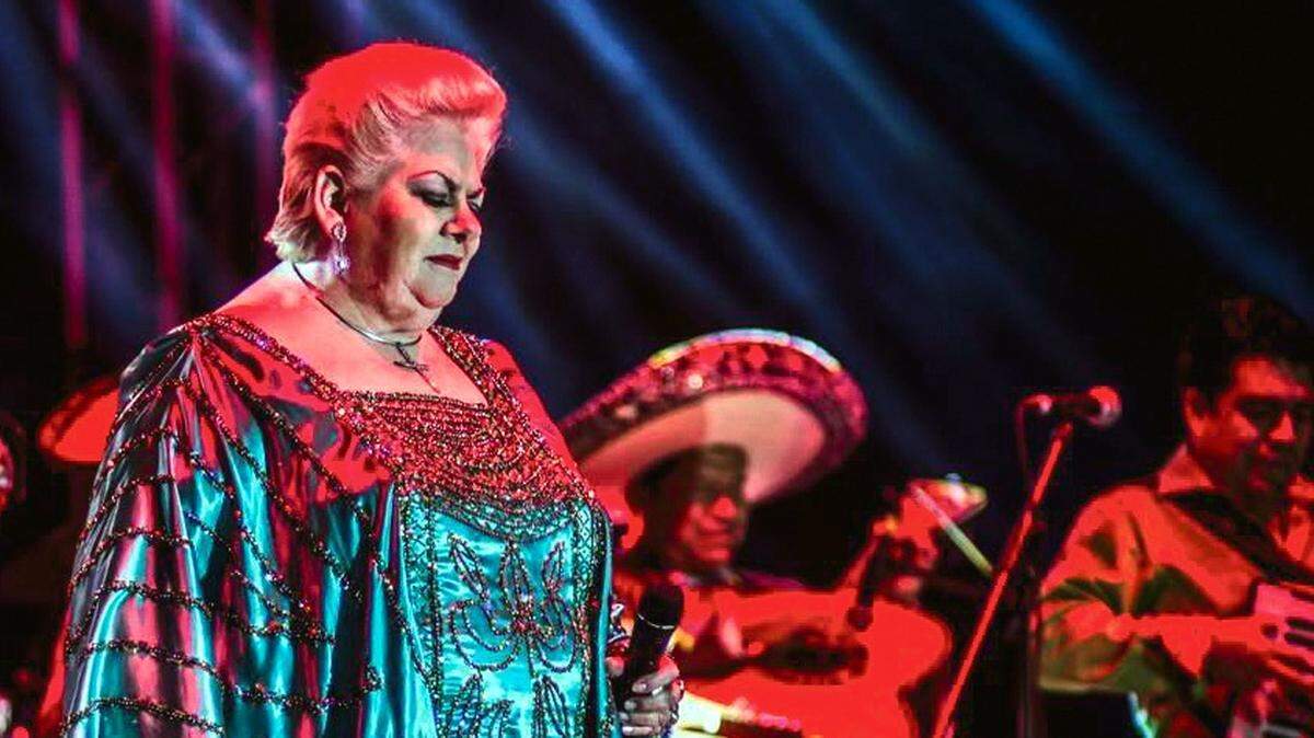 La cantante Paquita la del Barrio trae su música al Metroplex.