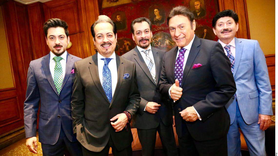 Los Tigres del Norte se presentan en Dallas.