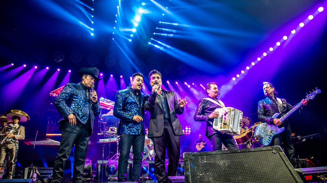 Rompe fronteras en su gira ‘el Potrillo’