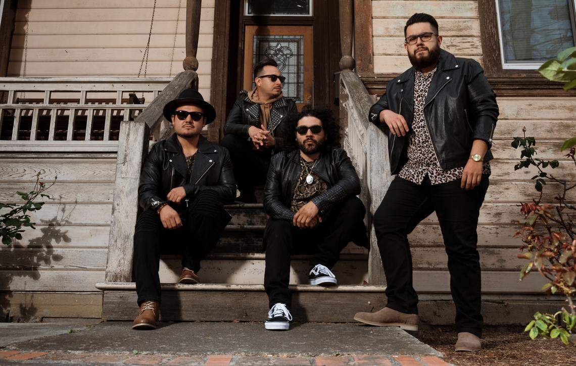 “...Tener esa conexión con la gente, al final del día se escucha mejor que vender discos”, dice Giovanni Hernández del grupo Suenatron.